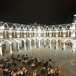 מלון Piazza Four Colours באטומי