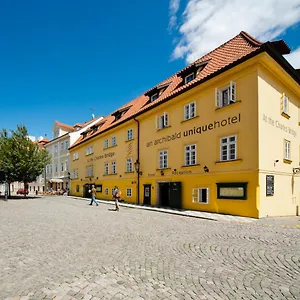 Hotel Archibald At The Charles Bridge Praga